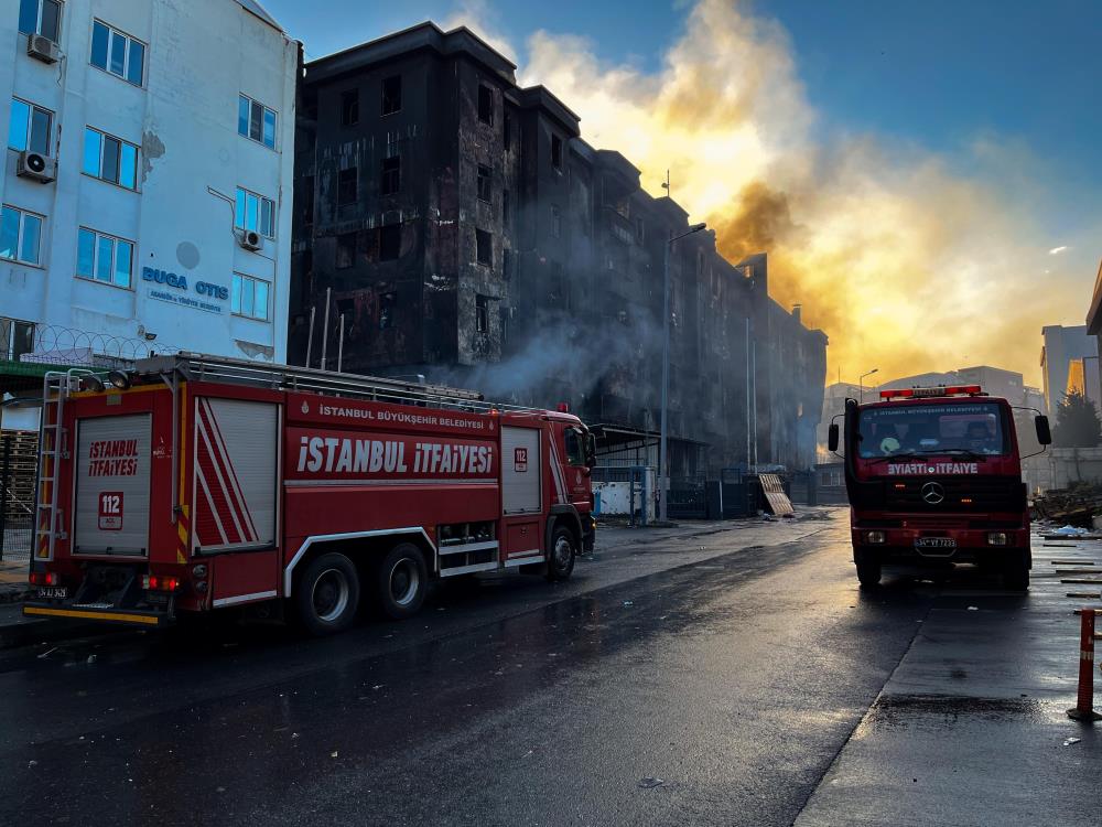 Osb'deki Yanan Fabrikanın Çökme Riski Var! (2)