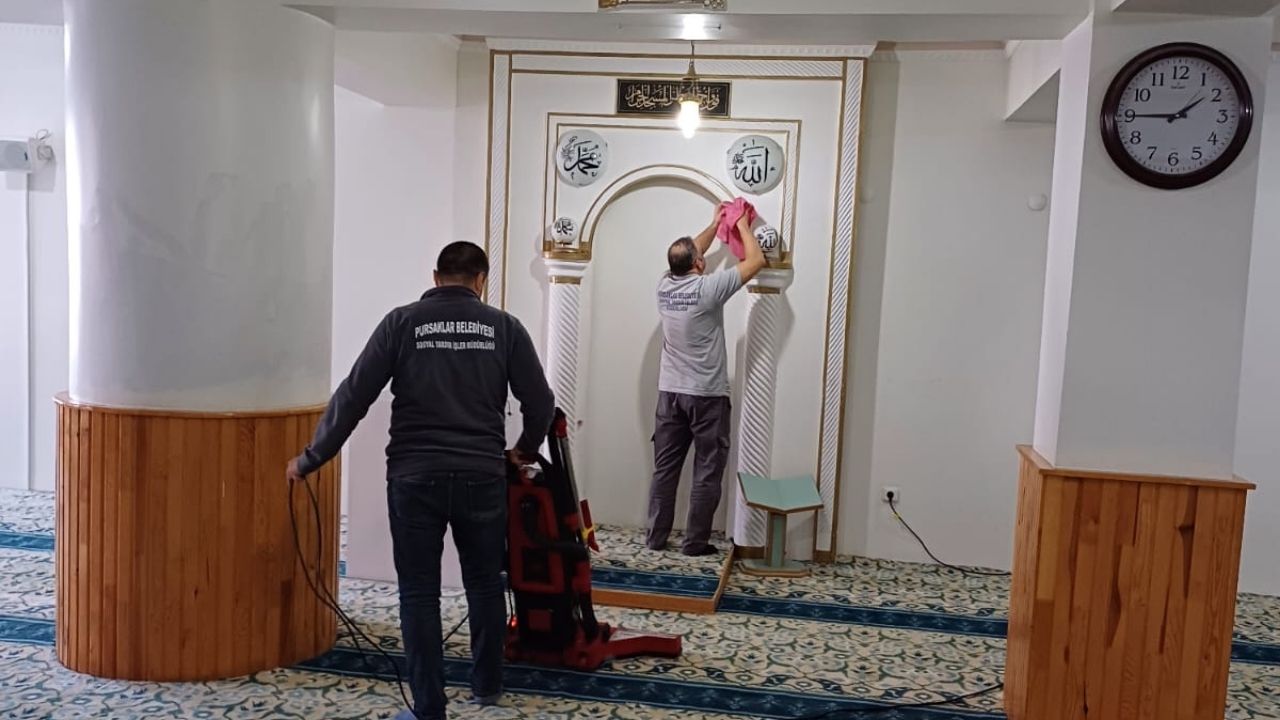 Pursaklar Belediyesi'nden Cami Temizlik Çalışmaları (3)