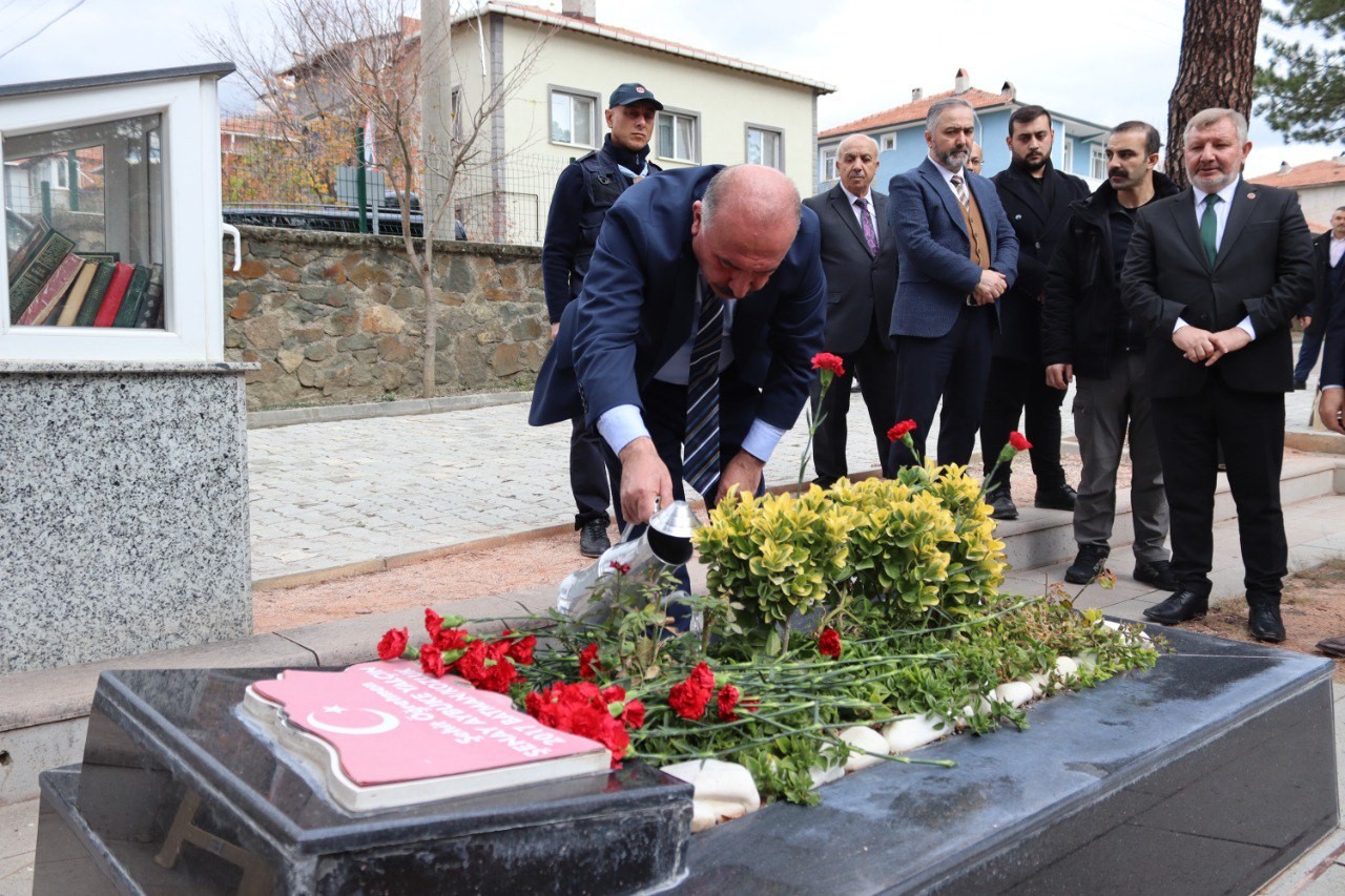 Şehit Aybüke Öğretmen Mezarı Başında Dualarla Anıldı (2)