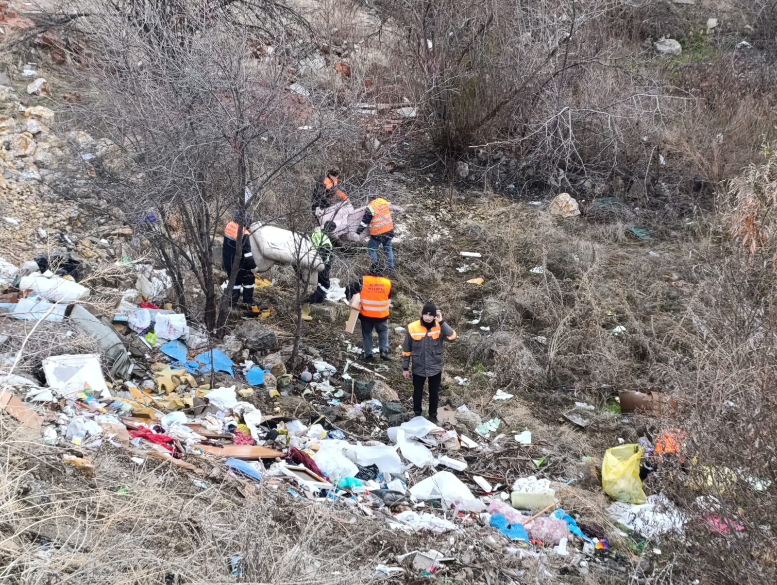 Altındağ Belediyesi'nden Boş Arazide Temizlik Seferberliği (1)