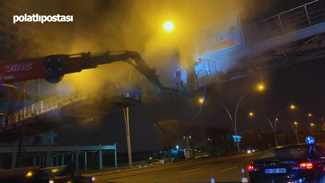 Ankara’da Trafik Tabelaları Temizleniyor Gece Yarısı Hummalı Çalışma! (3)