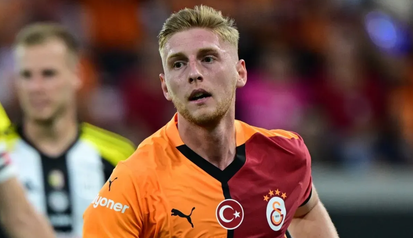 Galatasaray Iç Transferde Ilk Hamlesini Yaptı! Genç Oyuncunun Sözleşmesi Uzatıldı (1)