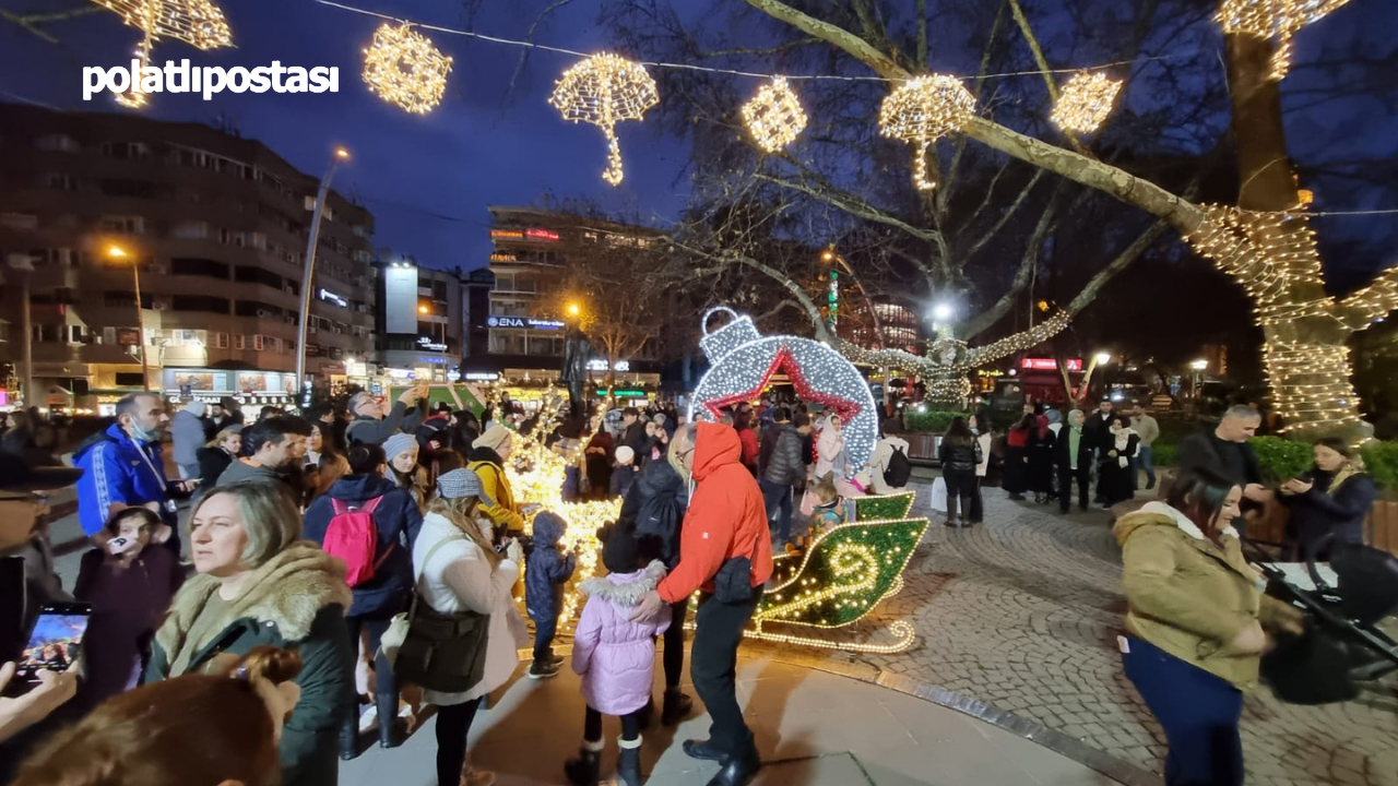 Kuğulu Park’ta Fotoğraf Çekinme Çılgınlığı Adım Atılacak Yer Kalmadı   (3)