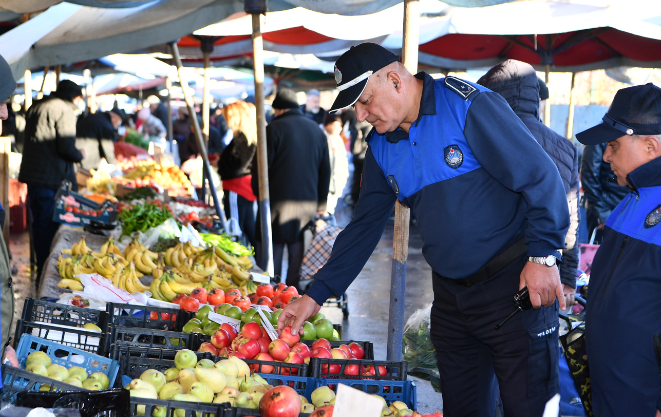 Mamak Belediyesi'nden Kartaltepe Pazarında Kapsamlı Denetim (4)