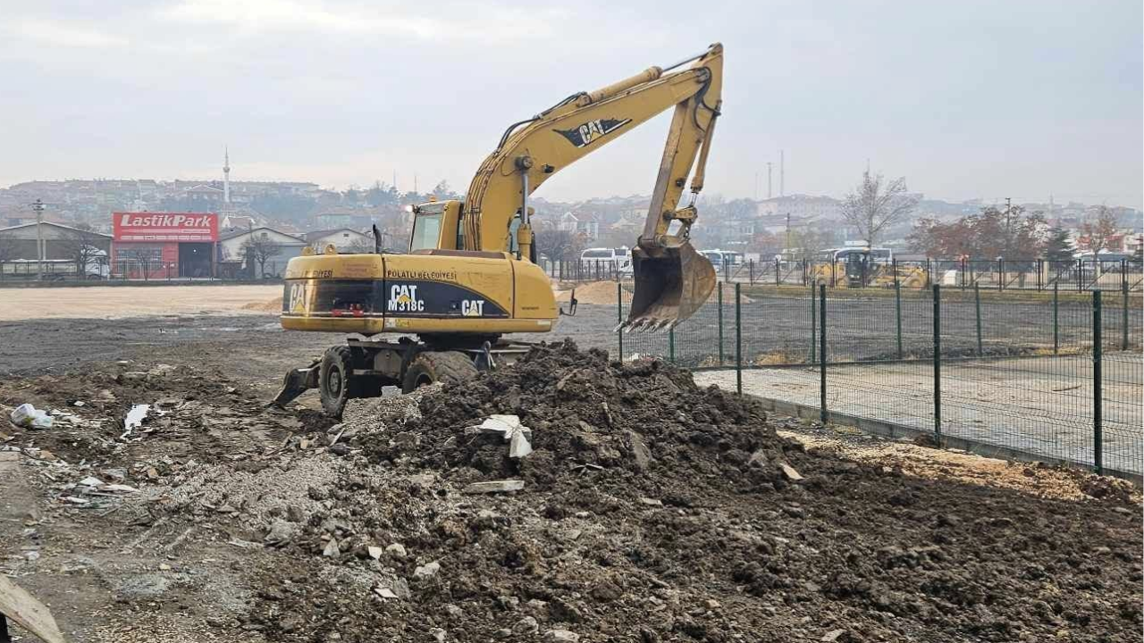 Polatlı Şehir Stadı'nda Çevre Düzenleme Çalışmaları Sürüyor (1)