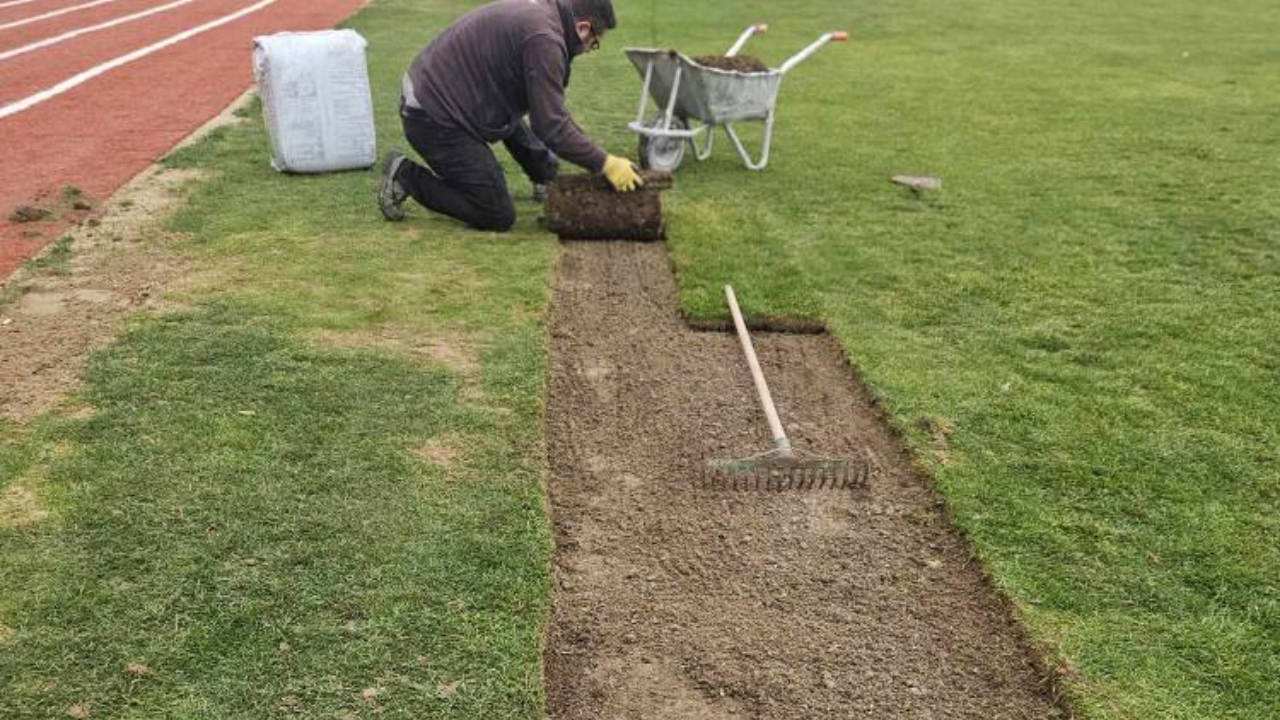 Polatlı Şehir Stadı'nın Zemini Futbol Için Elverişli Hale Getirildi (1)