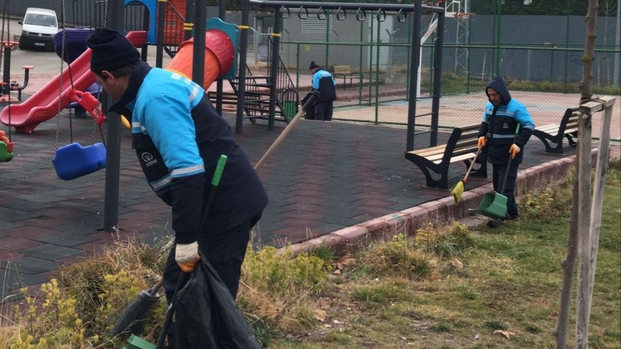 Pursaklar Belediyesi'nden Park Ve Bahçelerde Temizlik Seferberliği (3)