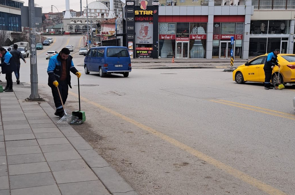 Pursaklar Belediyesi'nden Temiz Çevre Için Yoğun Çalışma (1)