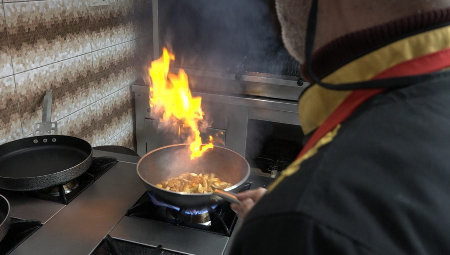 Rizeli Balıkçılardan Yöresel Lezzete Yenilik Levrekli Çökertme Kebabı (1)