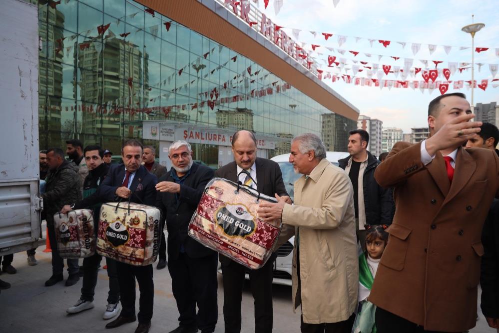 Şanlıurfa’dan Suriye’ye Yardım Tırları Gönderildi (1)