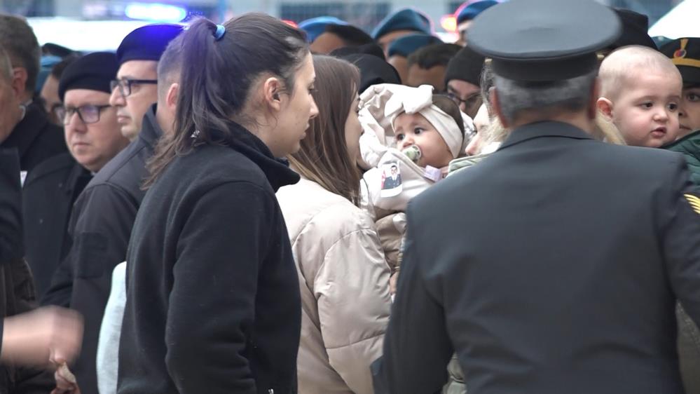 Şehidin 8 Aylık Kızı Babasına Son Kez Baktı (2)