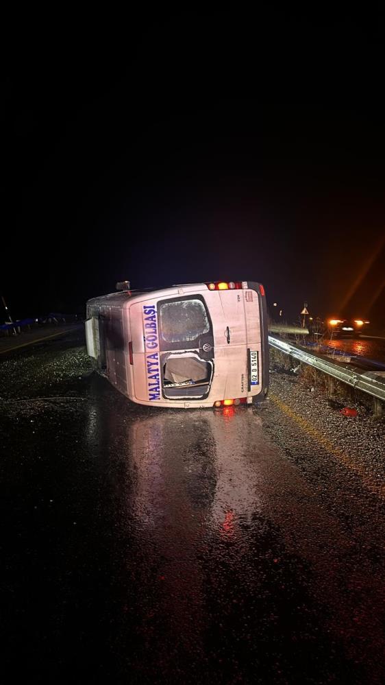 Yolcu Minibüsü Kaza Yaptı! Yaralılar Var (2)