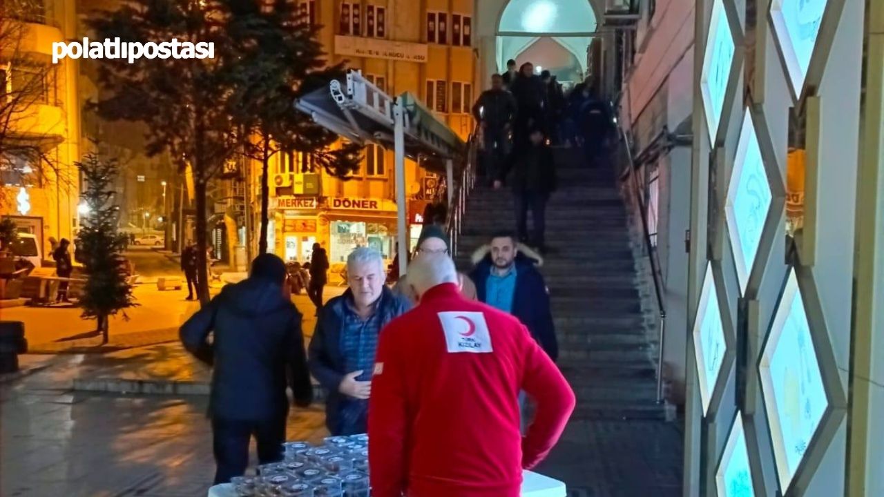 Türk Kızılay Polatlı Şubesi'nden Regaip Kandili’nde Tatlı Ikramı (1)