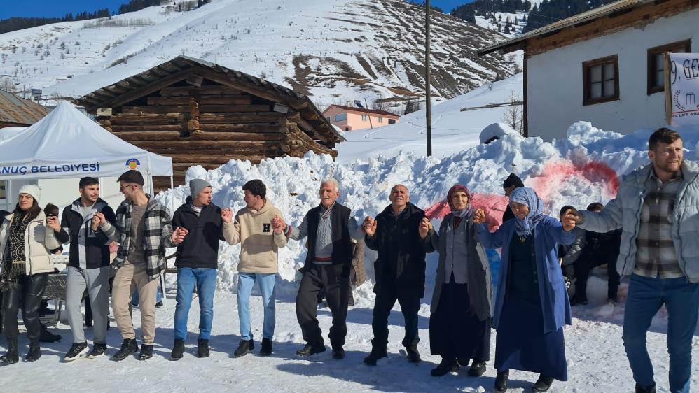 200 Yıllık Tahta Kızak Festivali Renkli Görüntülere Sahne Oldu (1)