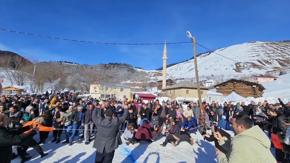 200 Yıllık Tahta Kızak Festivali Renkli Görüntülere Sahne Oldu (2)