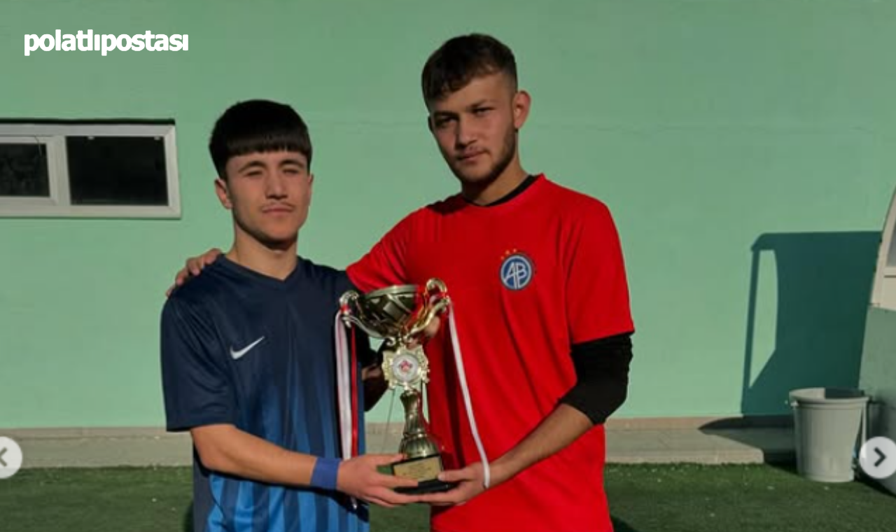 Anadolubeyi Spor U18 Ligi'nde Namağlup Şampiyon! (1)