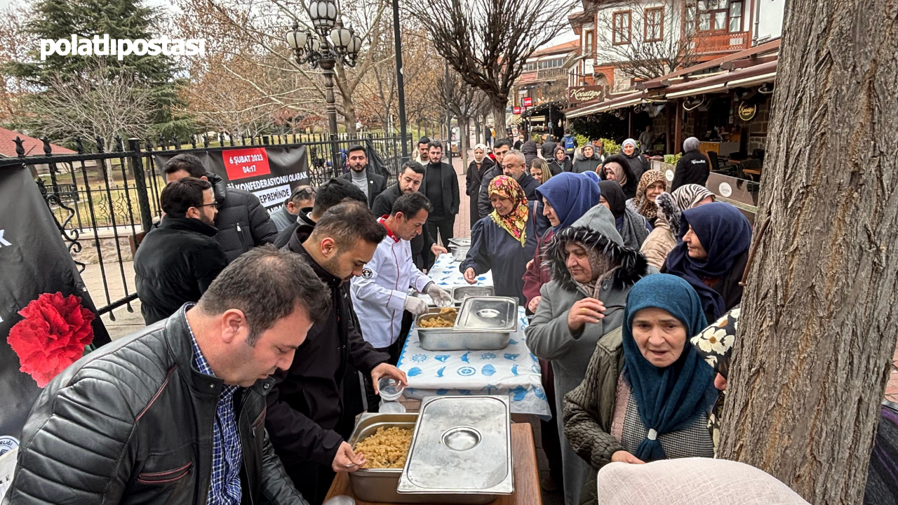 Ankara’da Depremde Hayatını Kaybedenler İçin Helva Dağıtıldı, Dualar Edildi  (3)