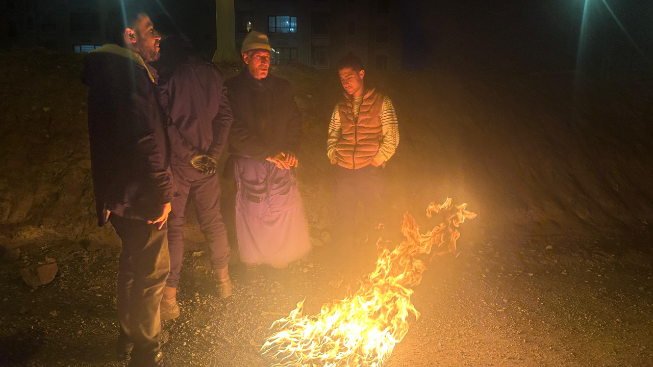 Ankara'nın Ayazında Pazarcılar Ekmek Mücadelesi Veriyor! (1)