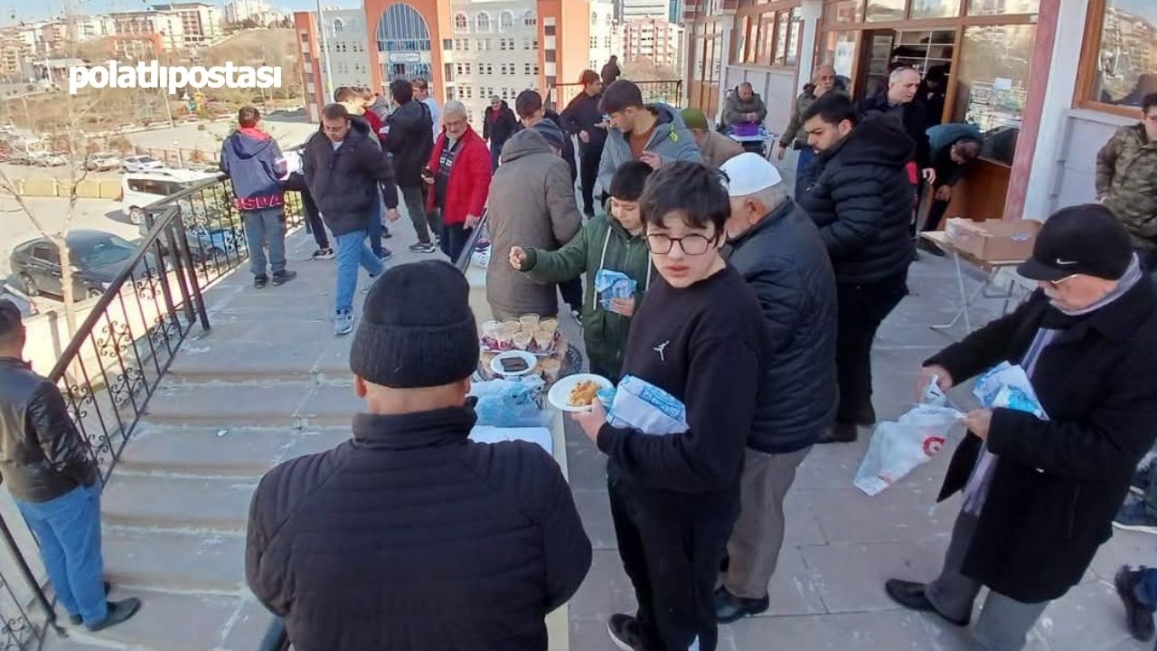 Etimesgut’ta “Hayır Çarşısı” Depremzedeler İçin Kuruldu  (3)