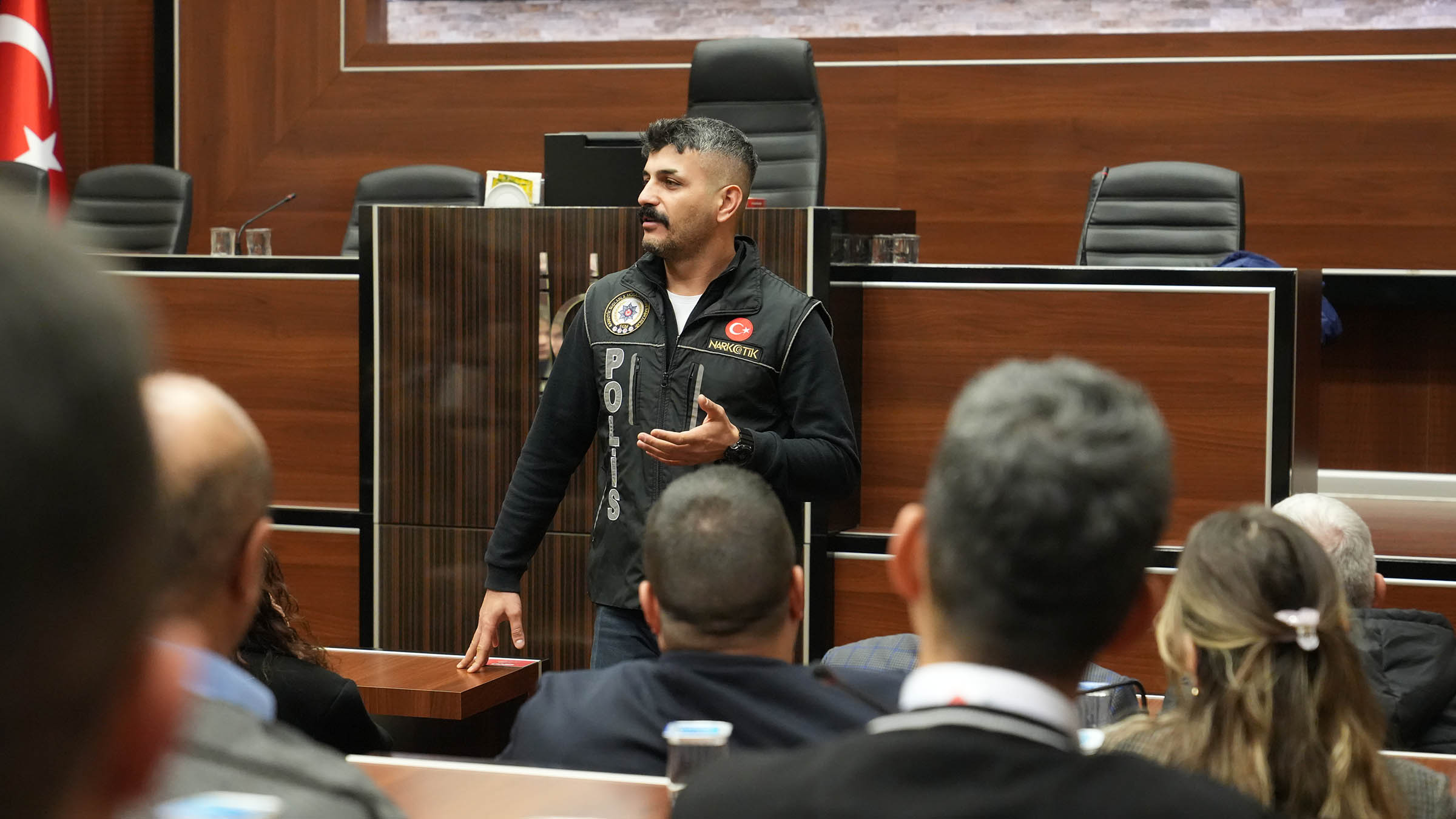 Keçiören’de Bağımlılıkla Mücadele Semineri “En Iyi Narkotik Polisi Anne” (1)