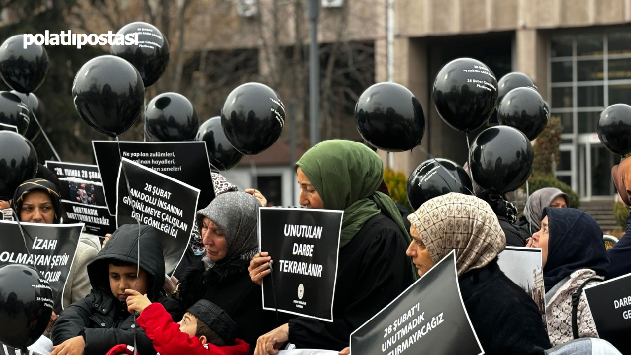 28 Şubat Gönüllüleri Platformu Ankara Adliyesi Önünde Buluştu (1)