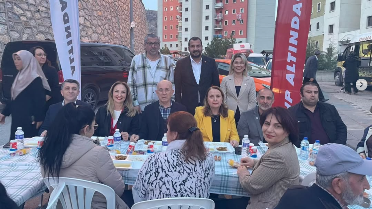 Chp Altındağ İlçe Başkanlığı'ndan Geniş Katılımlı Iftar Programı (1)