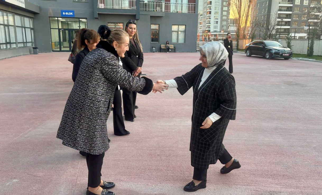 Etimesgut Kaymakamı Özlem Bozkurt, Kyk Kız Yurdunda Öğrencilerle İftarda Buluştu  (1)