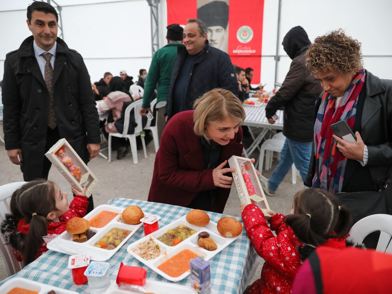 Etimesgut’ta İftar Çadırlarında Yüzlerce Kişi Orucunu Açıyor  (2)