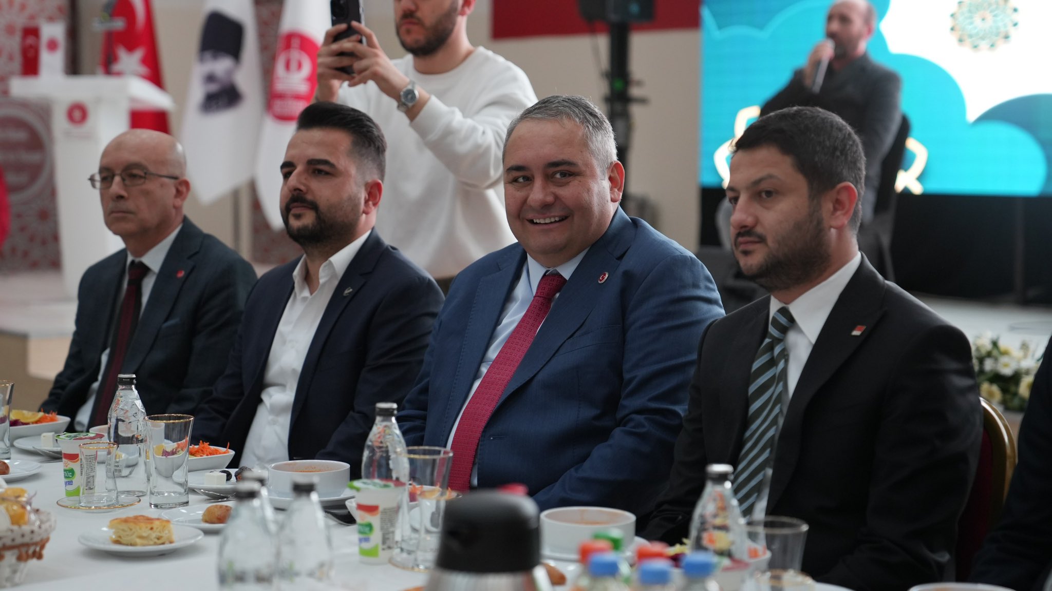 Farklı Partilerin Keçiören İlçe Başkanları, Iftar Sofrasında Bir Araya Geldi (1)