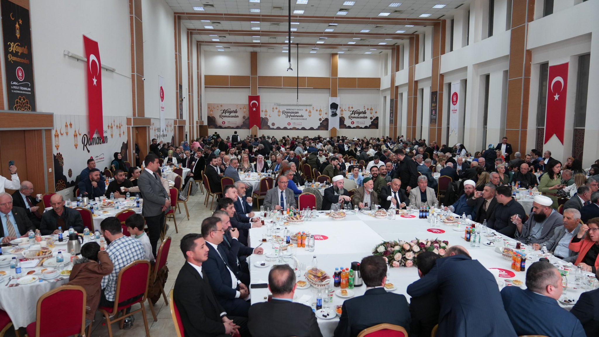 Farklı Partilerin Keçiören İlçe Başkanları, Iftar Sofrasında Bir Araya Geldi (2)