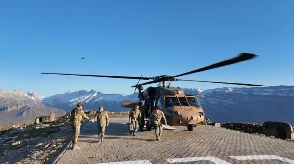 Kara Kuvvetleri Komutanı Orgeneral Bayraktaroğlu, Sınırdaki Mehmetçikle Orucunu Açtı (1)