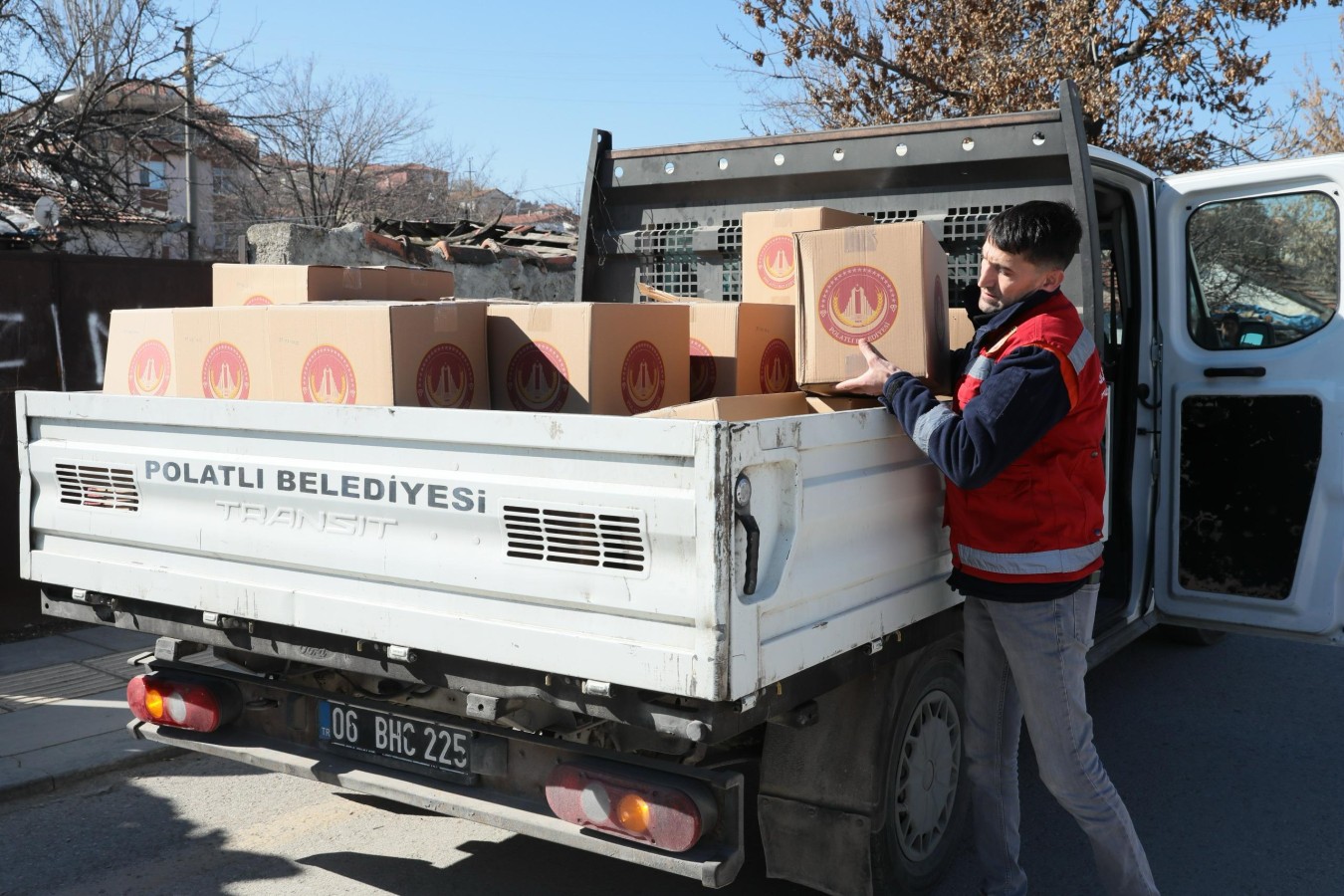 Polatlı’da Ramazan Bereketi İhtiyaç Sahiplerine Gıda Kolisi Dağıtıldı  (2)