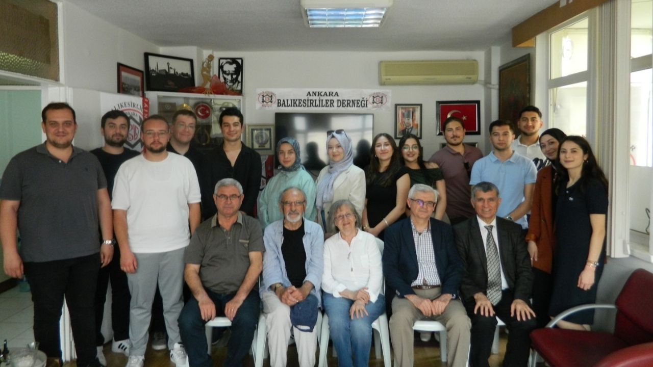 Ankara Balıkesirliler Derneğinden Mezun Öğrencilere Anlamlı Veda  (2)