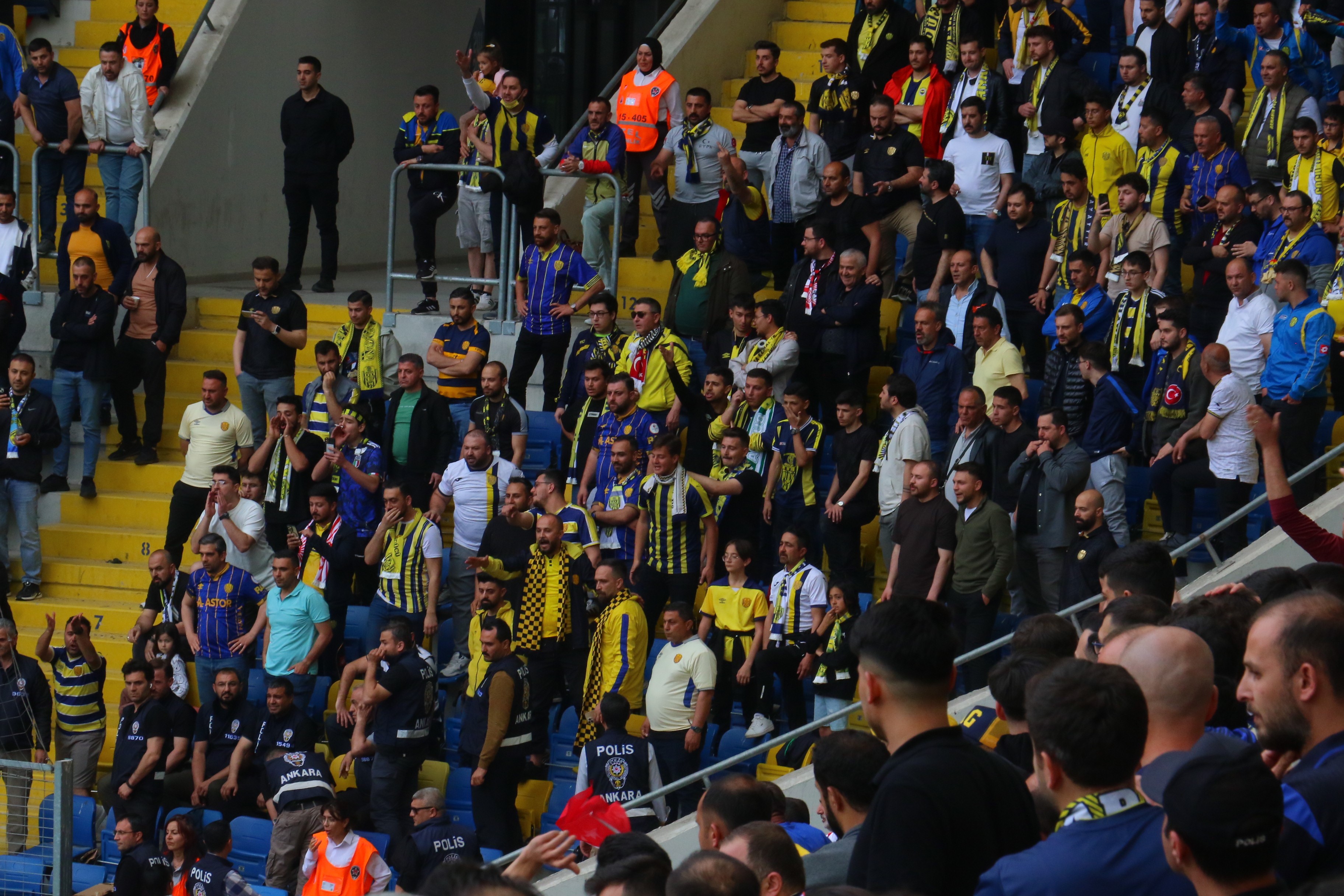 Ankaragücü – Amedspor Maçı Olaylı Başladı  (2)