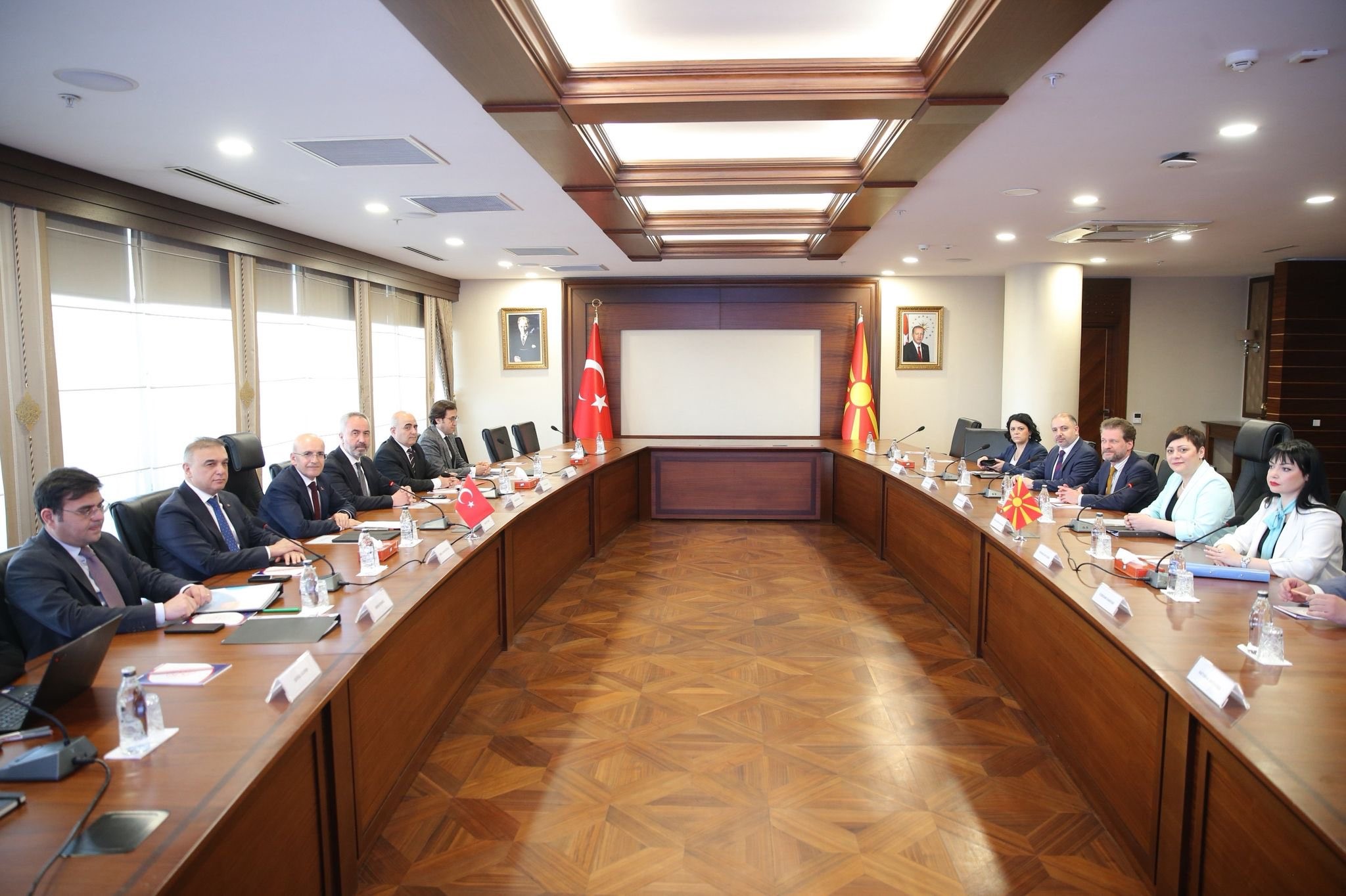 Bakan Şimşek, Kuzey Makedonyalı Mevkidaşı Ile Görüştü  (2)