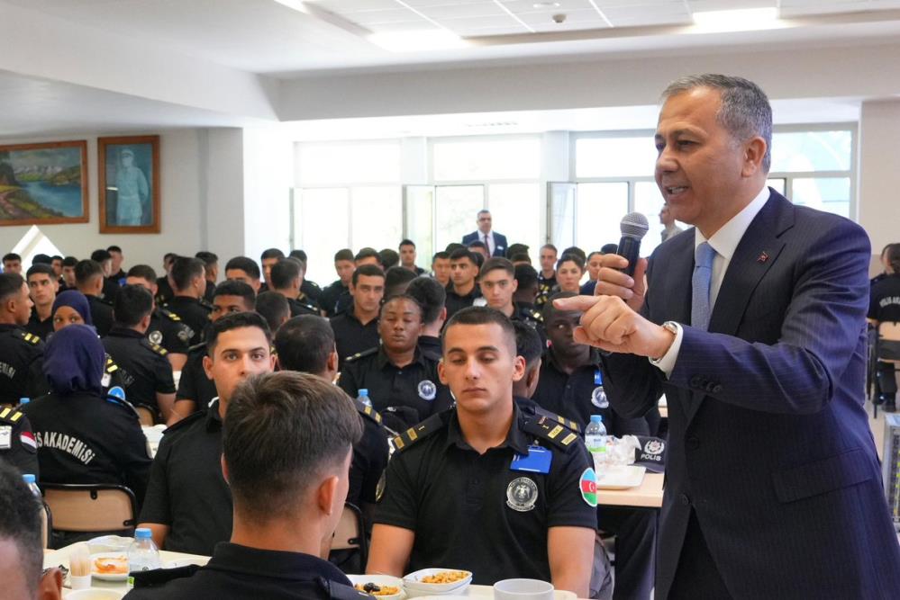 Bakan Yerlikaya Polis Akademisi’ni Ziyaret Etti (1)
