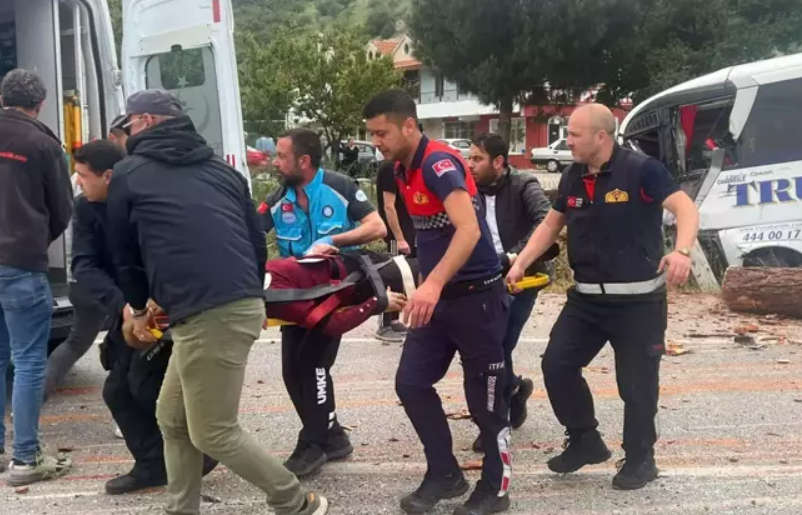 Çanakkale’de Zincirleme Kaza 6 Ölü, Çok Sayıda Yaralı Var!  (1)