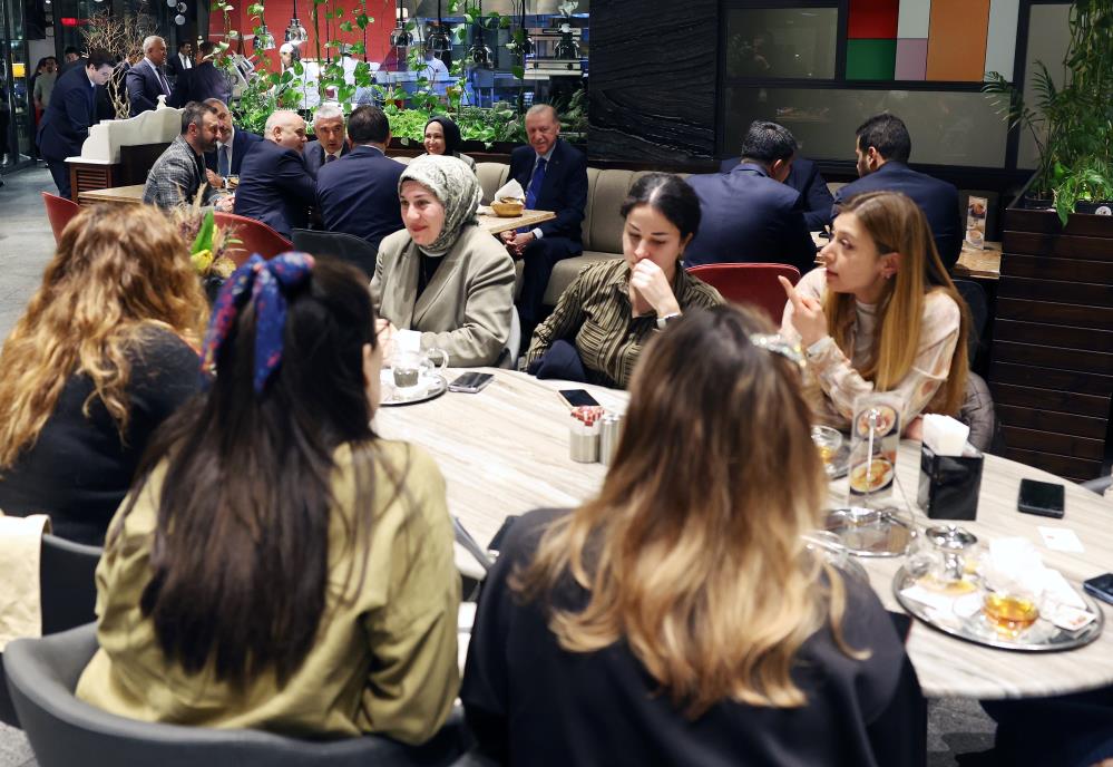 Cumhurbaşkanı Erdoğan’dan Ankara’da Sürpriz Kafe Ziyareti (2)