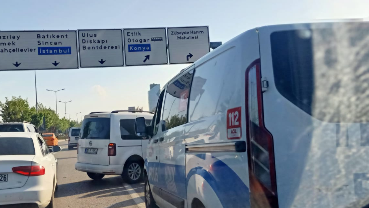 Dışkapı'da Kaza! Trafik Kilitlendi (2)