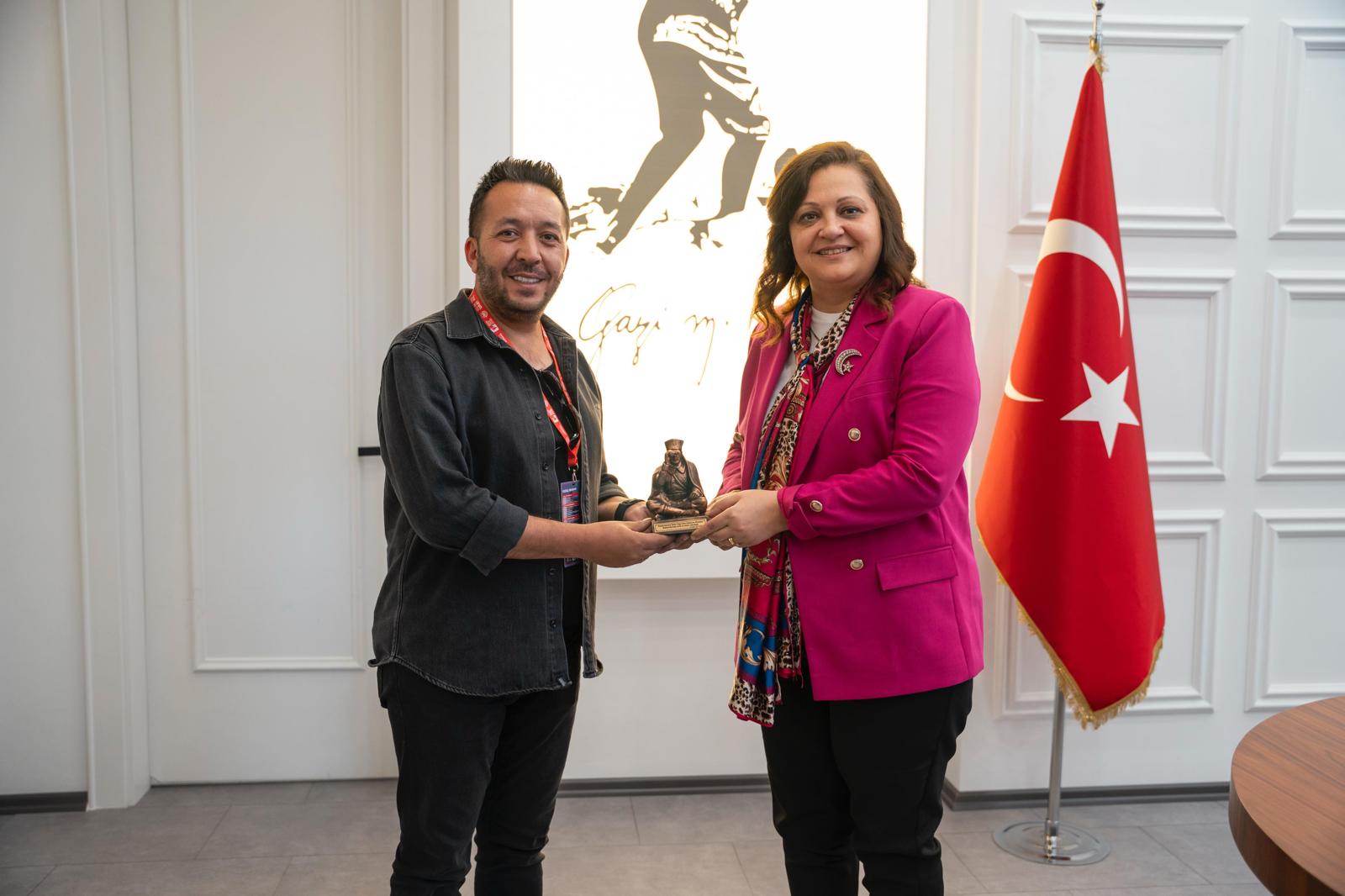 Ege Festivallerinde, Polatlı Belediye Tiyatrosu Fırtına Estirdi