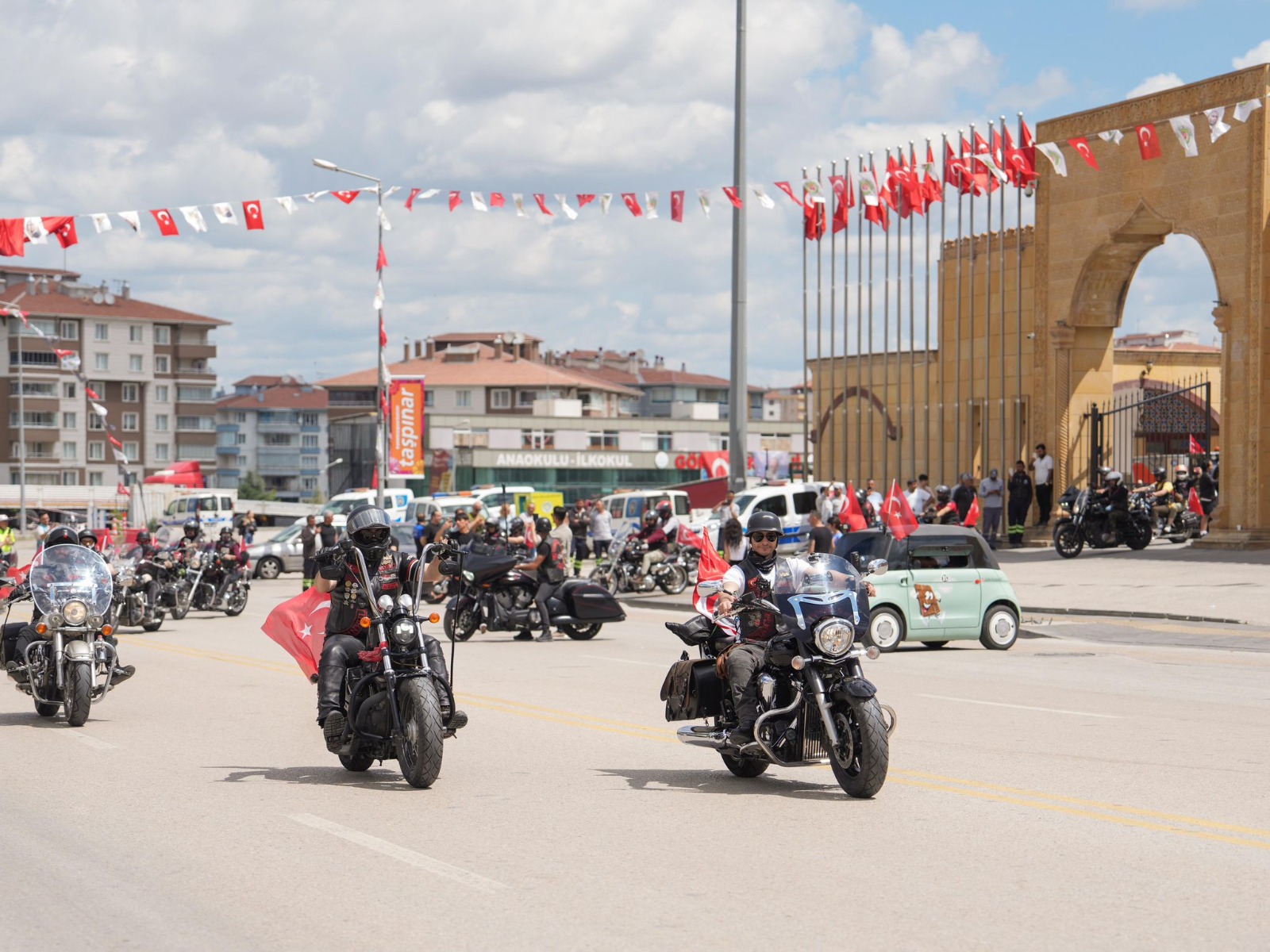 Erdal Beşikcioğlu’ndan 19 Mayıs Korteji Motosiklet Ile Anıtkabir’e Gittiler  (4)