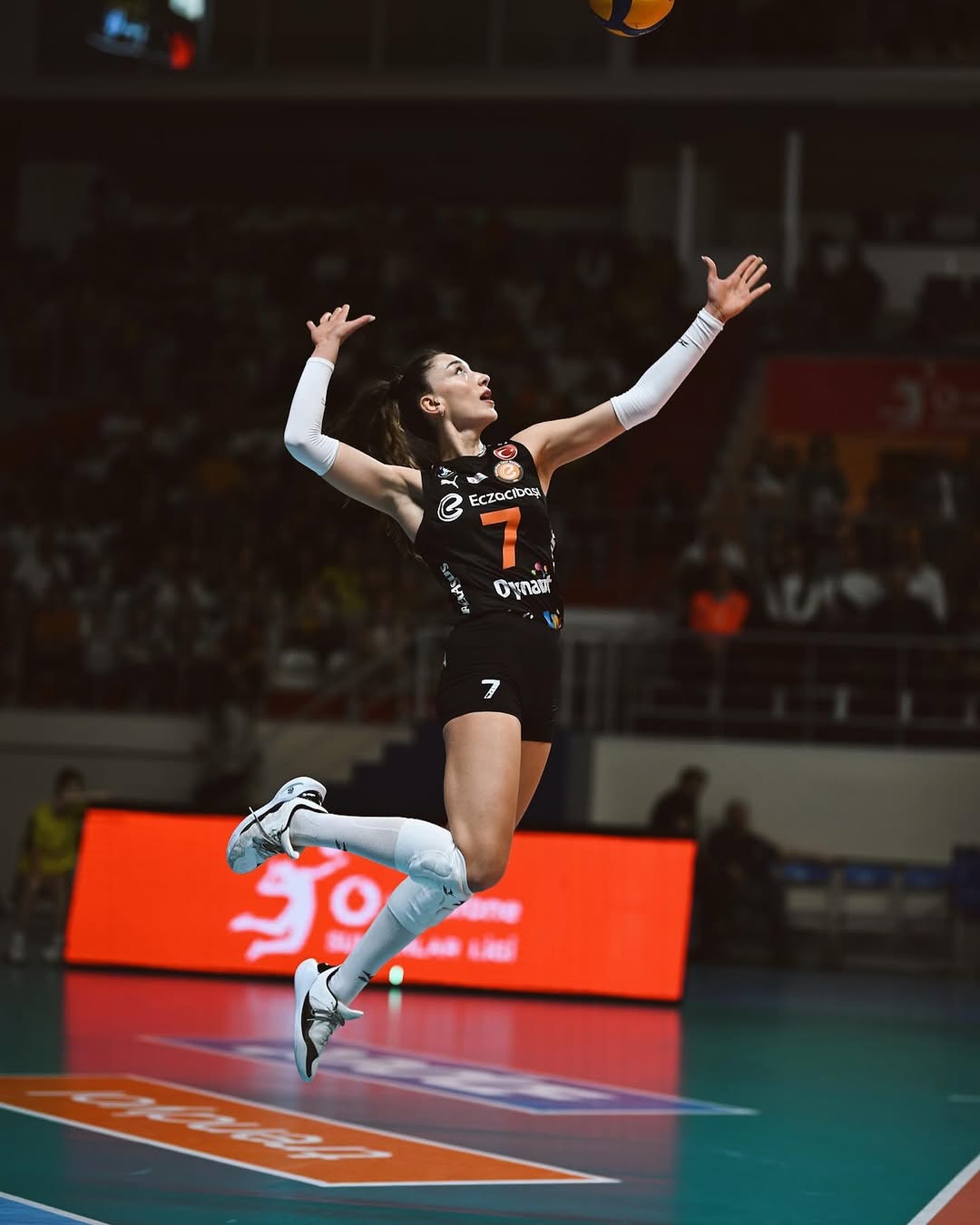 Hande Baladın 1