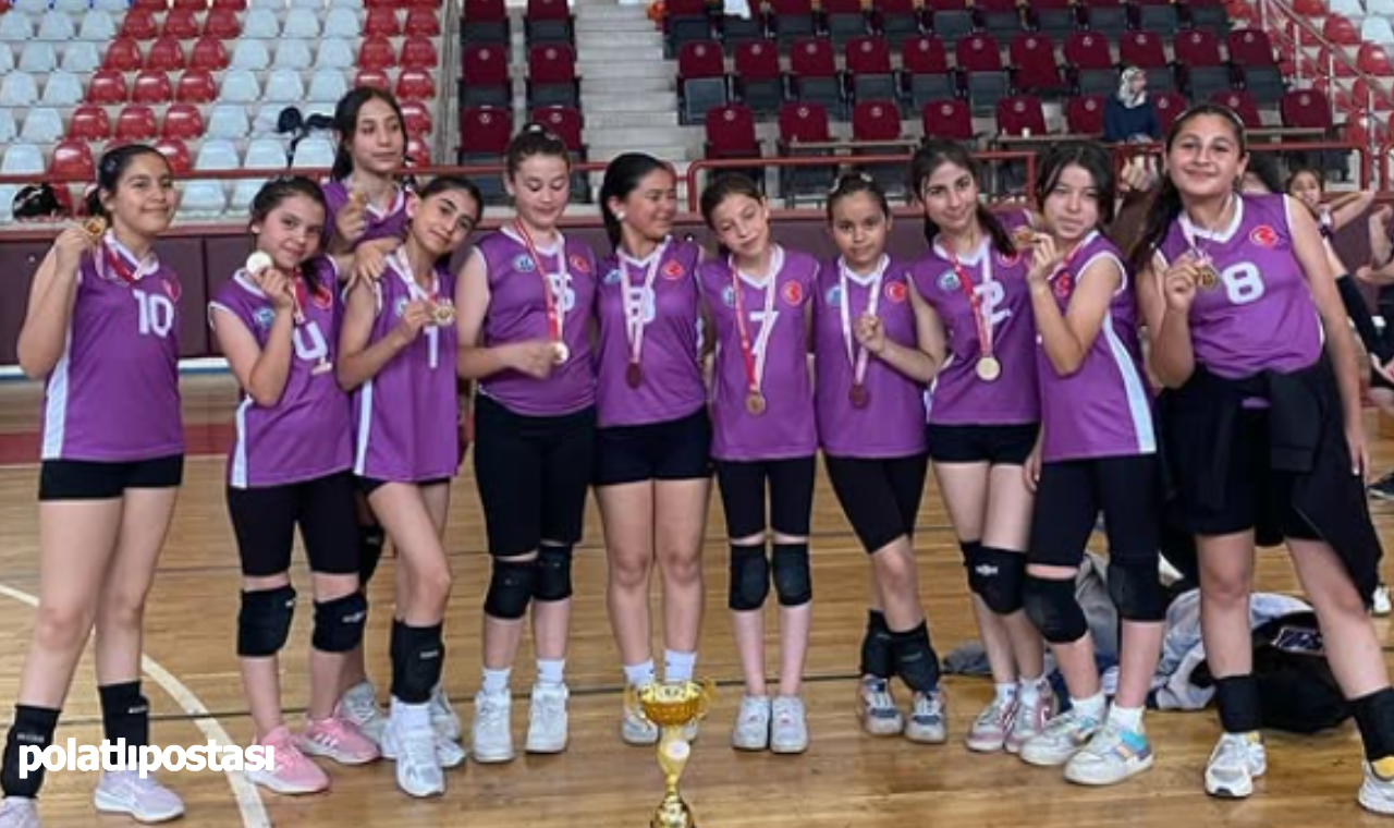Polatlı Genç Osman Ortaokulu'ndan Voleybolda Çifte Şampiyonluk! (1)