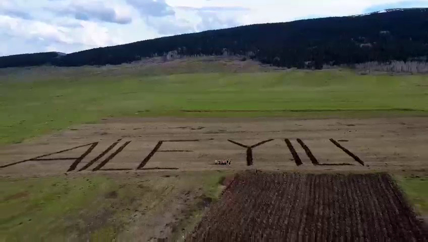 Tarlasına 'Aile Yılı' Yazdı (2)