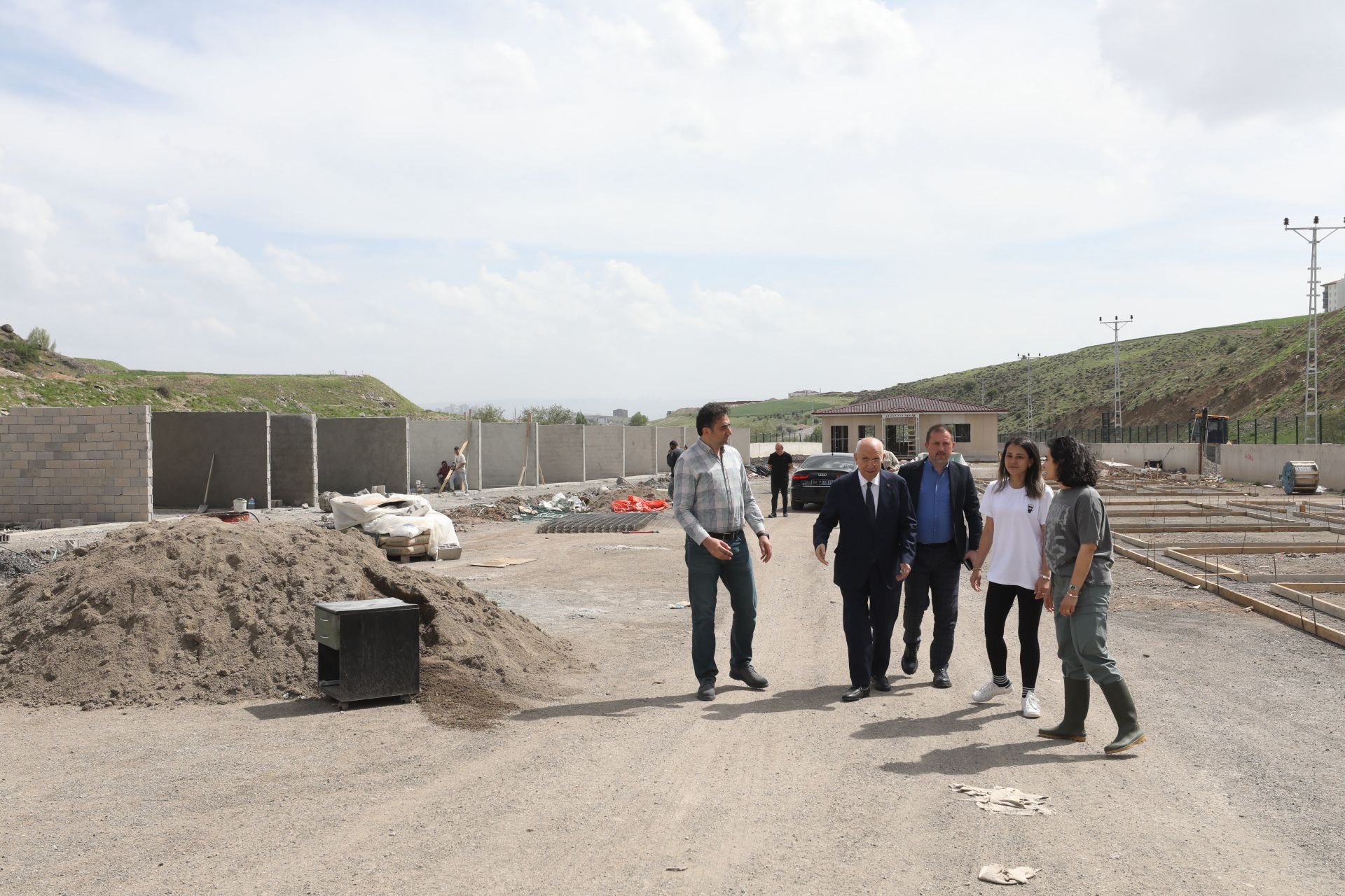 Yenimahalle Belediye Başkanı Yaşar, Sokak Hayvanları Için Sahada (2)