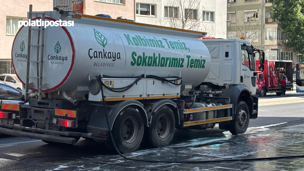 Çankaya’da Kaldırımlar Her Sabah Tazyikli Su Ile Yıkanıyor  (2)
