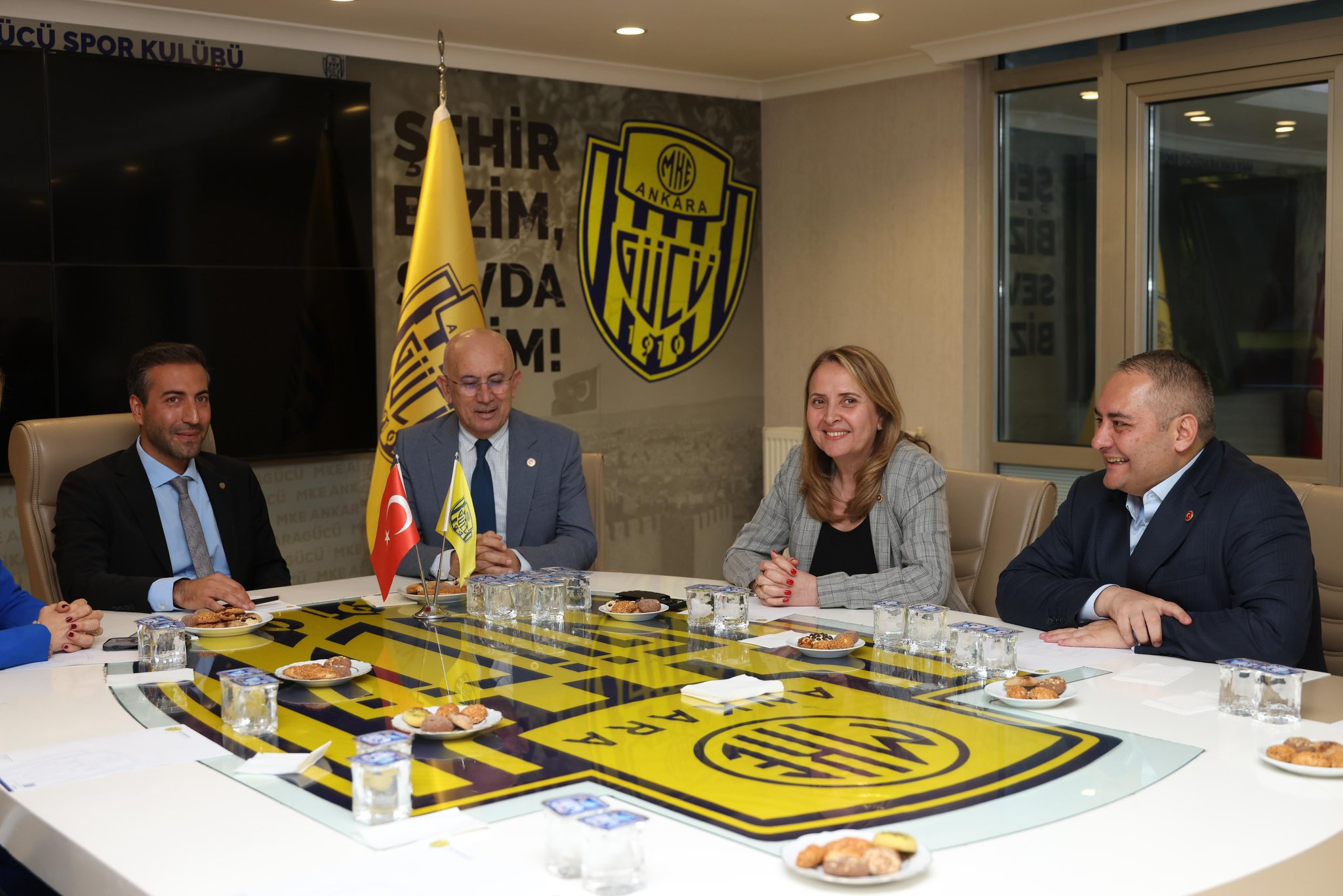 Chp’den, Ankaragücü Başkanı Tekin’e Tebrik Ziyareti (2)