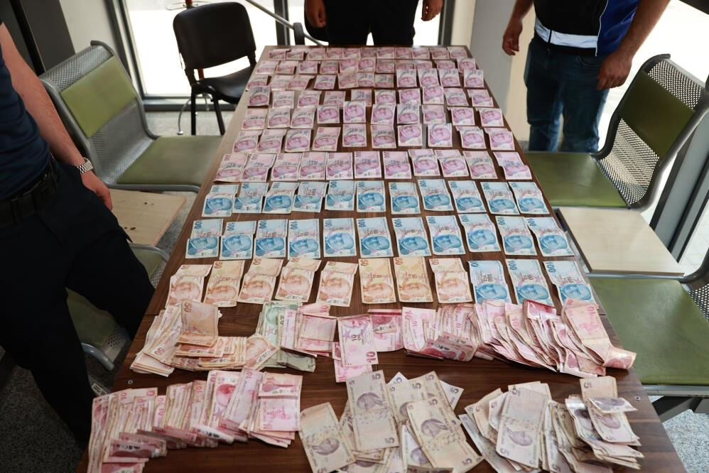 Dilencinin Üzerinden Çıkan Para Yok Artık Dedirtti! (1)