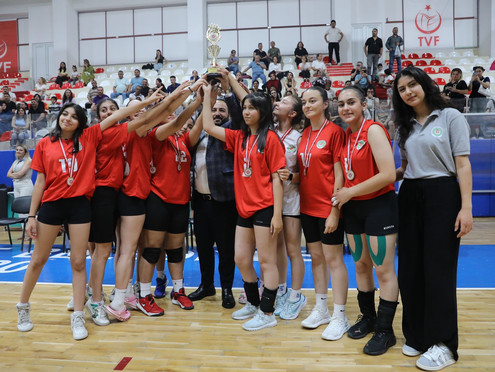 Etimesgut’ta Altyapı Voleybol Turnuvası Heyecanı  (2)