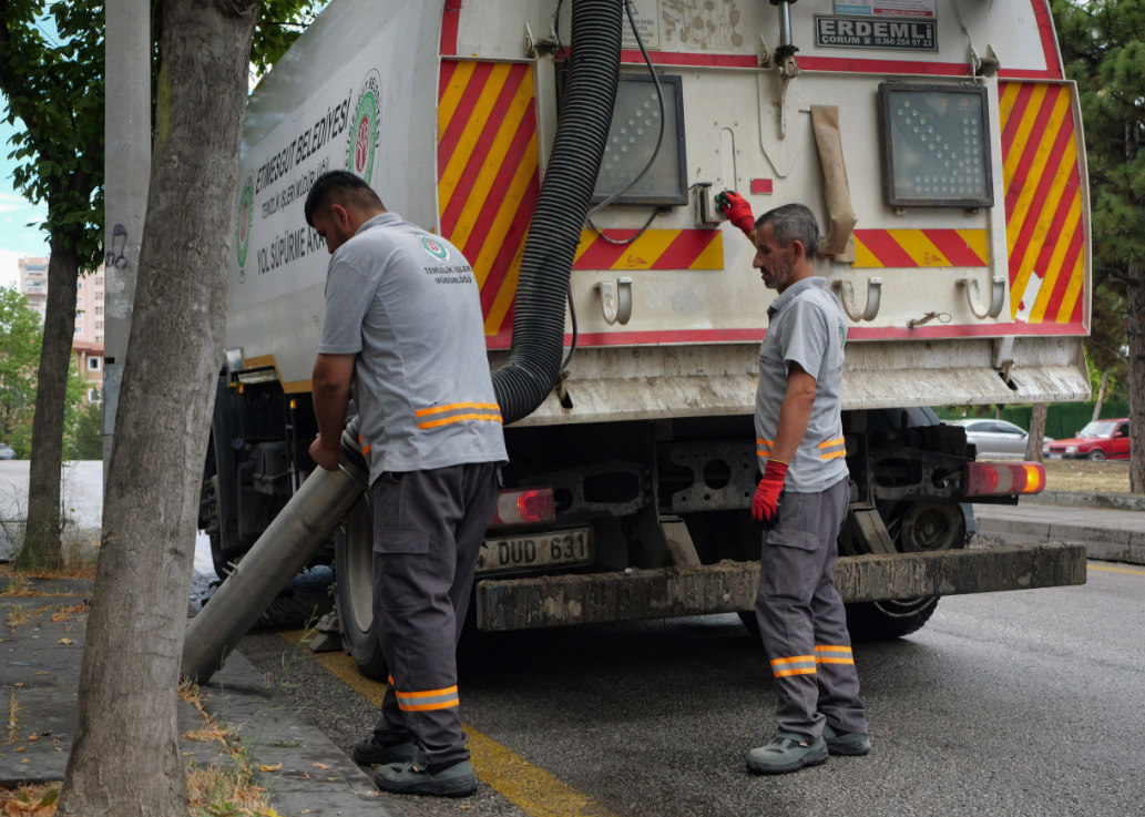 Etimesgut’ta Kapsamlı Temizlik Seferberliği!  (1)